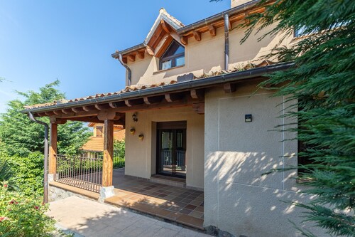 Villa 'Arboleda' with Mountain View, Private Pool and Wi-Fi