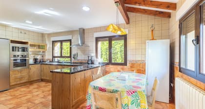 Villa 'Arboleda' with Mountain View, Private Pool and Wi-Fi