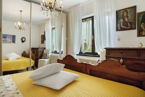 2 slaapkamers, een strijkplank/strijkijzer, gratis wifi, beddengoed