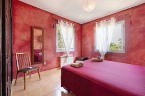 3 bedrooms, free WiFi, bed sheets