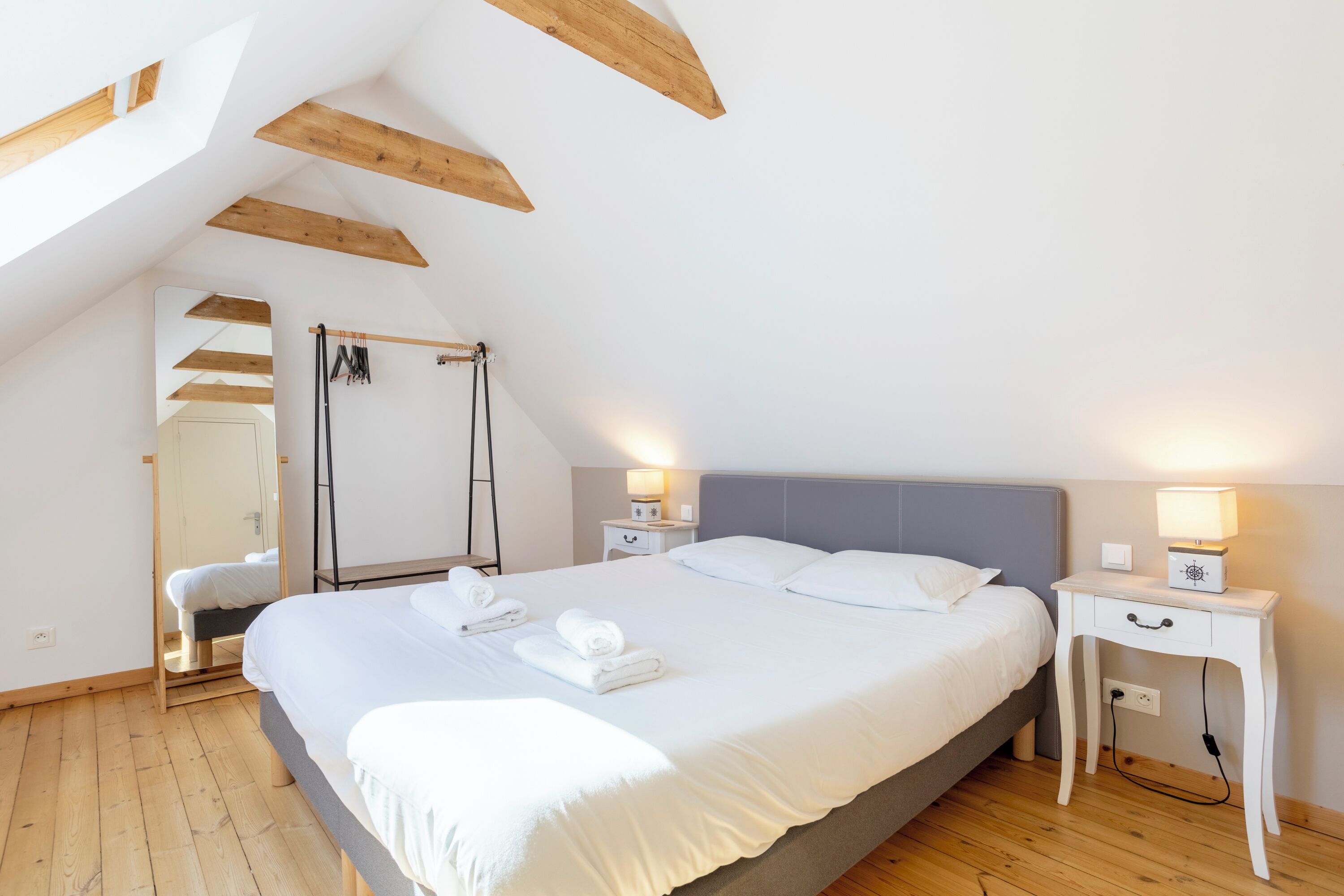 2 chambres, fer et planche à repasser, Wi-Fi gratuit, draps fournis