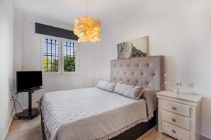 2 bedrooms, iron/ironing board, free WiFi, bed sheets