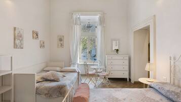 1 chambre, fer et planche à repasser, Wi-Fi gratuit, draps fournis