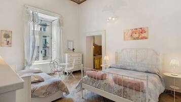 1 chambre, fer et planche Ă  repasser, Wi-Fi gratuit, draps fournis