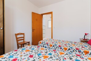 2 bedrooms, bed sheets