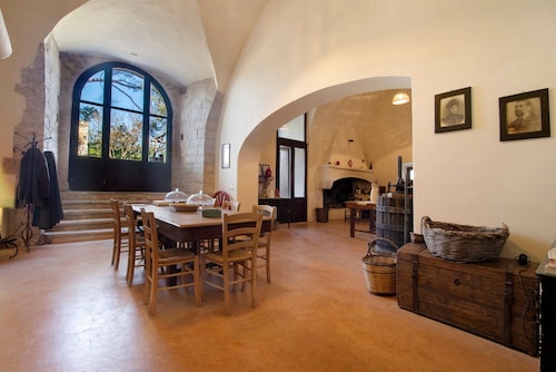 Apartment 'Iazzo' with Shared Terrace, Private Garden and Wi-Fi