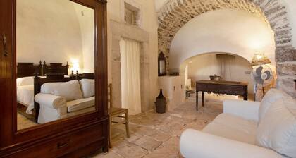 Apartment 'L'ulivo' with Shared Terrace, Private Garden and Wi-Fi