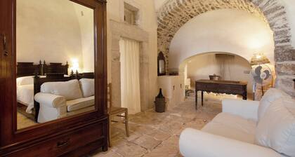 Apartment 'L'ulivo' with Shared Terrace, Private Garden and Wi-Fi