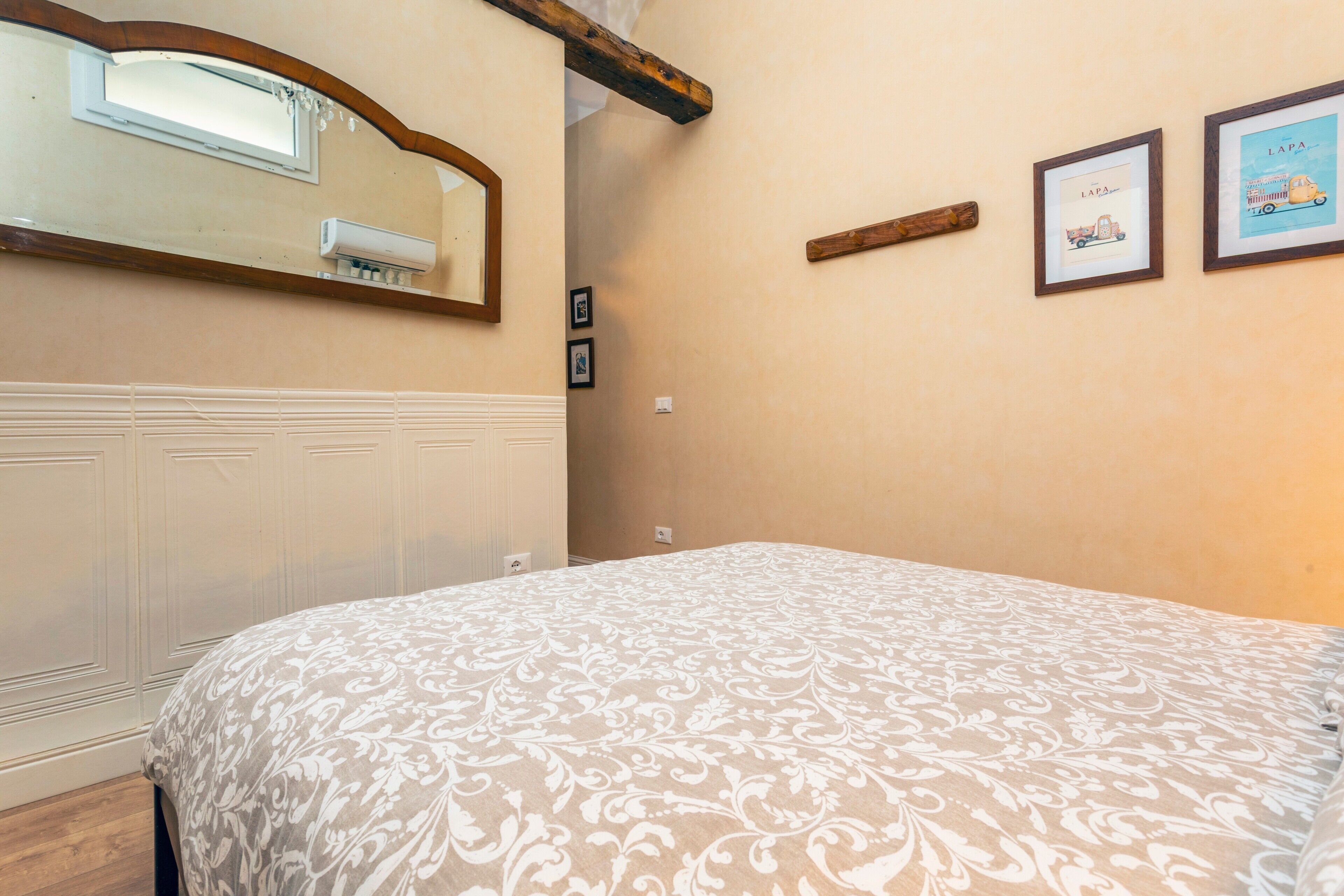 1 chambre, fer et planche à repasser, Wi-Fi gratuit, draps fournis