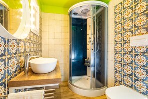 Shower, hair dryer, towels - Apartment 'Nirè 2' with Wi-Fi and Air Conditioning (Catania)