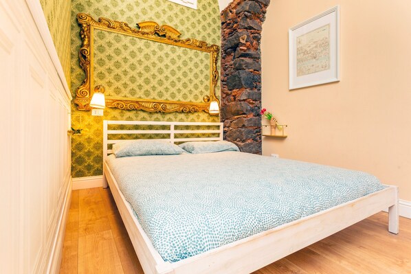 1 sovrum, strykjärn/strykbräda, gratis wi-fi och sängkläder