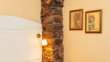 1 chambre, fer et planche Ă repasser, Wi-Fi gratuit, draps fournis