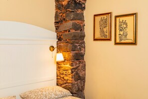 1 dormitorio, tabla de planchar con plancha, wifi gratis y ropa de cama