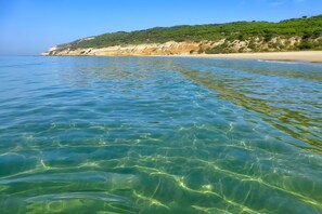 Beach nearby - Apartment 'Casa Rural Maximon Rojo' with Sea Views, Wi-Fi and Air Conditioning (Los Caños de Meca)