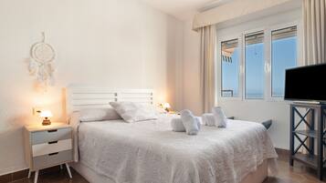 3 slaapkamers, een strijkplank/strijkijzer, gratis wifi, beddengoed