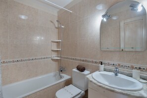 Dutxa, assecador de cabells i tovalloles 