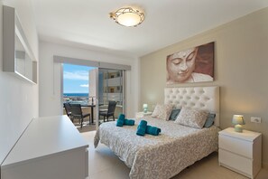 2 bedrooms, iron/ironing board, free WiFi, bed sheets - Vacation 'Tu Alojamiento En Playa Paraiso' with Sea View, Private Pool and Wi-Fi (Adeje)