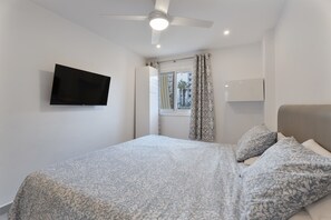 1 bedroom, free WiFi, bed sheets - Vacation 'The Dorado 206' with Shared Pool, Shared Terrace and Wi-Fi (Arona)