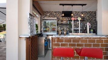 Bar (en la propiedad)