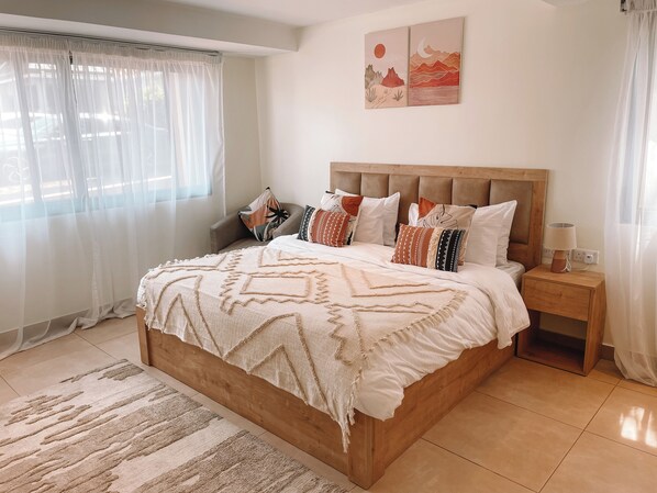 1 bedroom, iron/ironing board, WiFi, bed sheets - Modern studio near Airport (Accra)