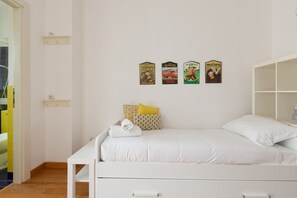 2 habitaciones, tabla de planchar con plancha, wifi y ropa de cama 