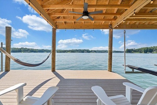 Summer Breeze - Lakefront w/ Private Dock!