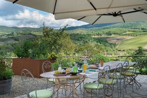 Outdoor dining - Villa Piandolce - Radda In Chianti (SI)