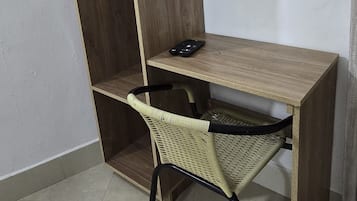 Classic Double Room | Desk, laptop workspace, iron/ironing board, free WiFi