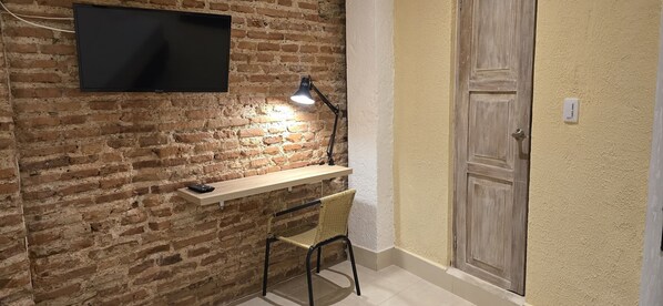 디럭스 트리플룸 | 거실 공간 | 스마트 TV