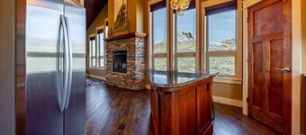 Elk Meadow Retreat- an escape to luxury and comfort!