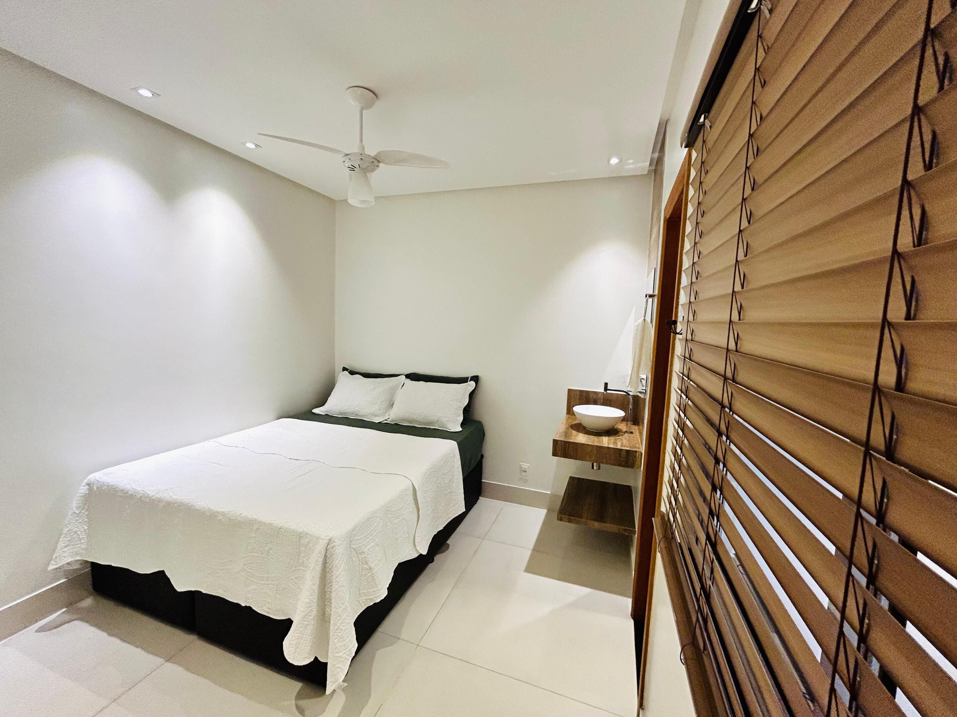 1 quarto, ferros/tábuas de passar roupa, Wi-Fi, roupa de cama