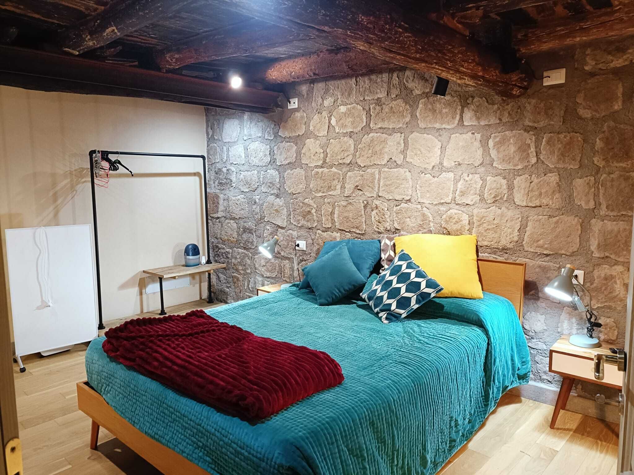 1 camera, Wi-Fi, lenzuola