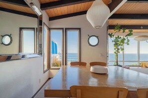 Dining - Ocean View Rustic Bungalow in Malibu (Malibu)