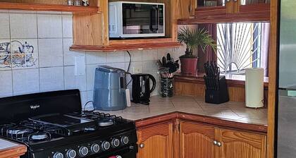 Private 2BR Home Near US Embassy - Safe & Cozy!