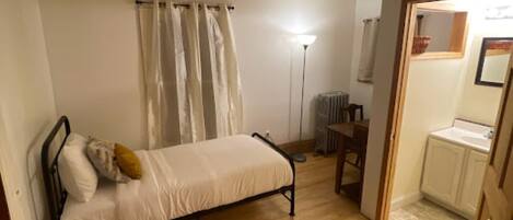 4 chambres, lit de bébé portatif, Wi-Fi, literie fournie