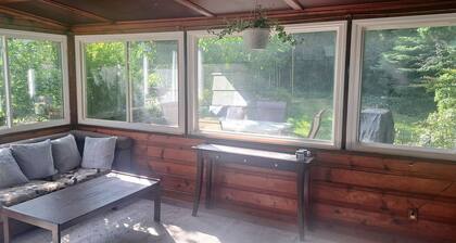 Charming house with private suite, parking, two blocks to train, Queens, NYC