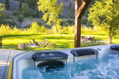Luxury Retreat on Montana’s Iconic Blackfoot River