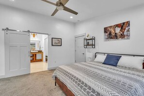 2 多间卧室、办公桌、熨斗/熨衣板、免费 WiFi