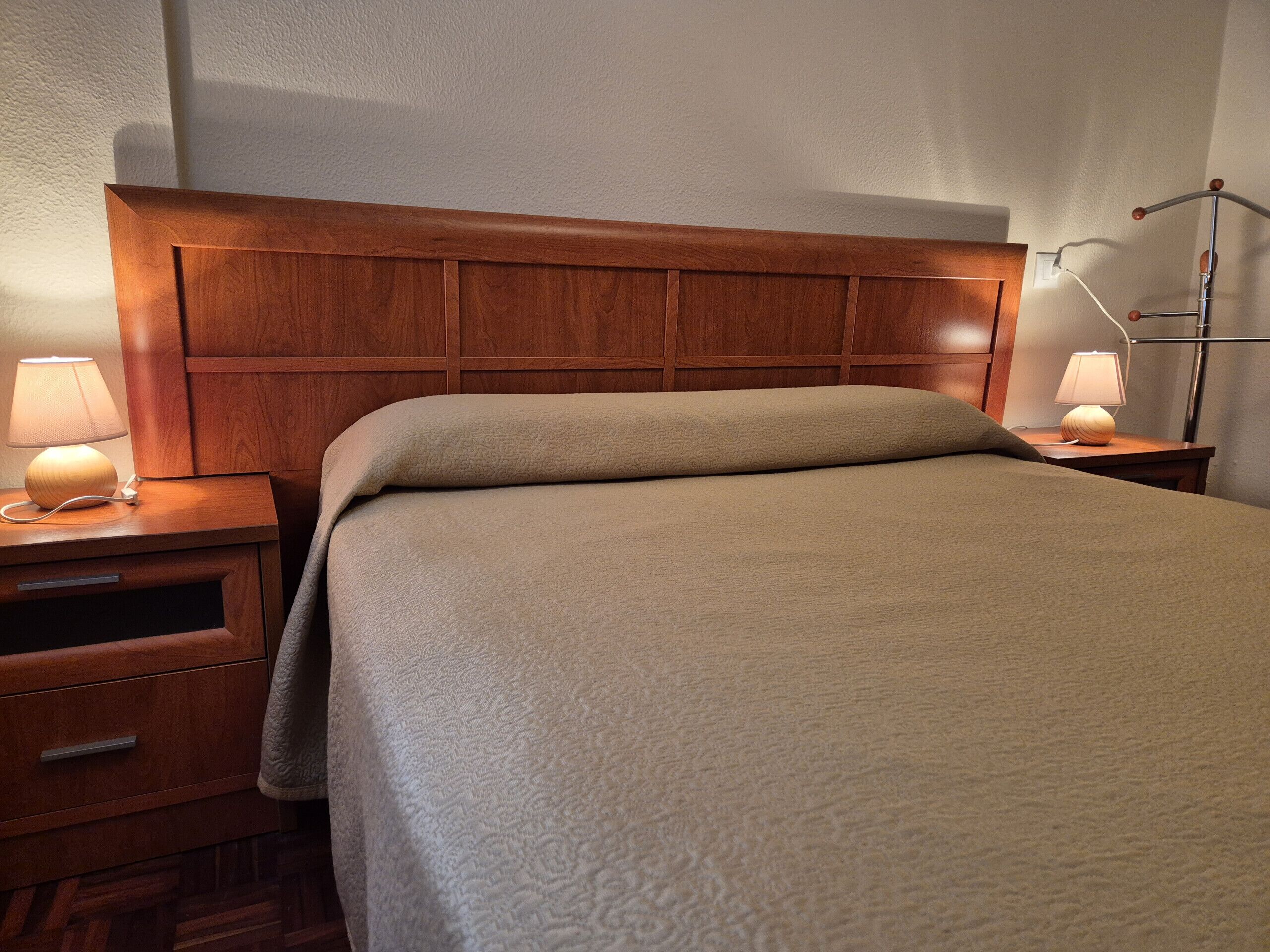 2 多间卧室、熨斗/熨衣板、免费 WiFi、床单