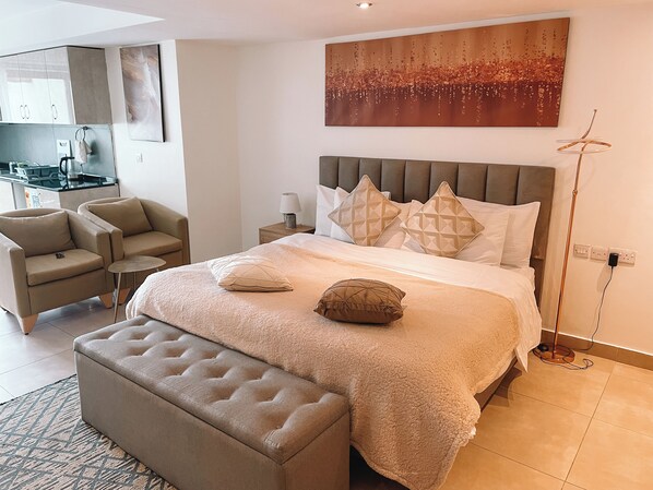 1 habitación, tabla de planchar con plancha, wifi y ropa de cama 