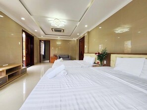8 bedrooms, iron/ironing board, WiFi - 8BR House for large group (Nha Trang)
