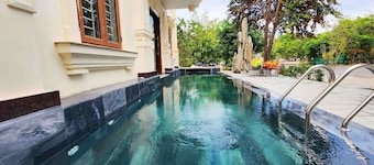 8BR House for large group