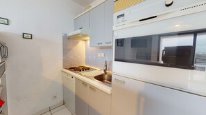 Refrigerador, microondas, horno y lavavajillas