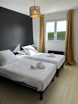 3 bedrooms, iron/ironing board, free WiFi, bed sheets
