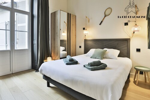 Appartement Haussmannien de charme - perle rare !