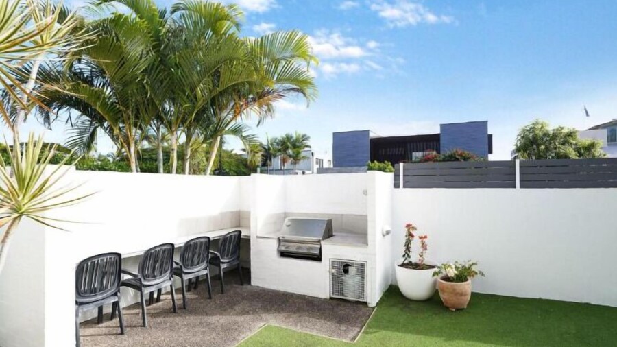 Noosa Parade Holiday Inn