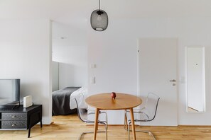 1 chambre, fer et planche à repasser, Wi-Fi, literie fournie