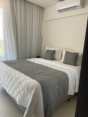 1 bedroom, WiFi, bed sheets - Beachfront resort in Muro Alto with smart, pet-friendly pool and 4-star accommodation (Ipojuca)