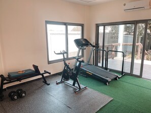 Fitness facility - Stylish 2BR near Airport (Accra)