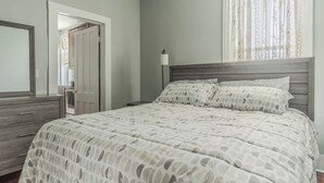 2 bedrooms, iron/ironing board, WiFi, bed sheets - 2BR Lake Ontario Suite  King Bed, Historic Village, Walk to Waterfront & Dining (Sackets Harbor)